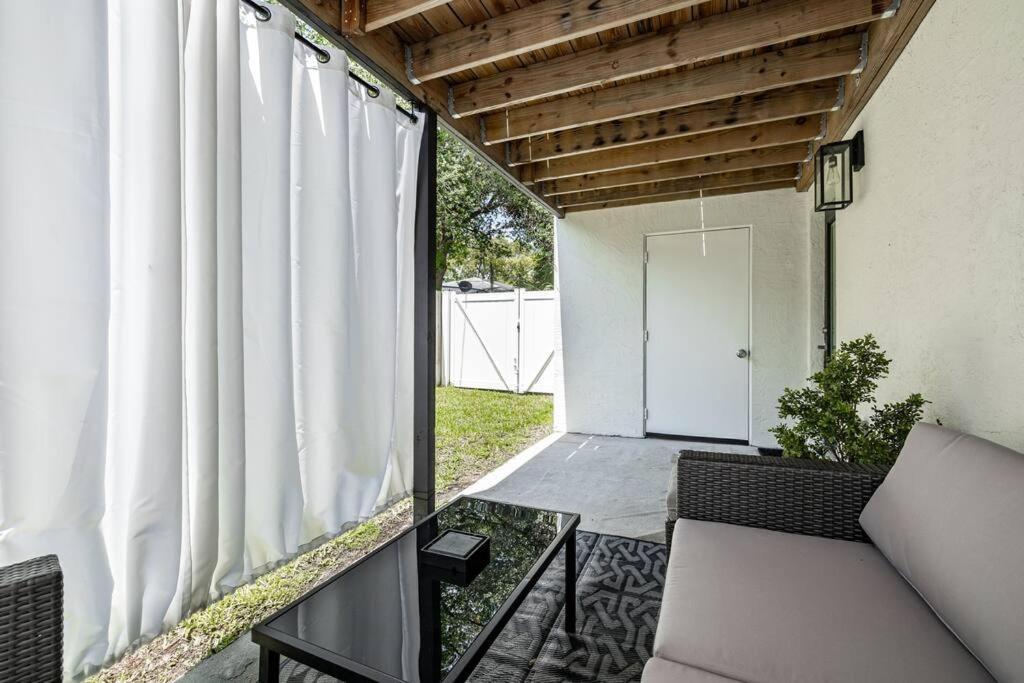 Grand Oaks Terminal In The Heights Apartment Tampa Exterior photo